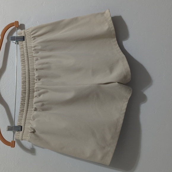 Cynthia Rowley Cream Shorts Size Medium - Picture 5 of 14